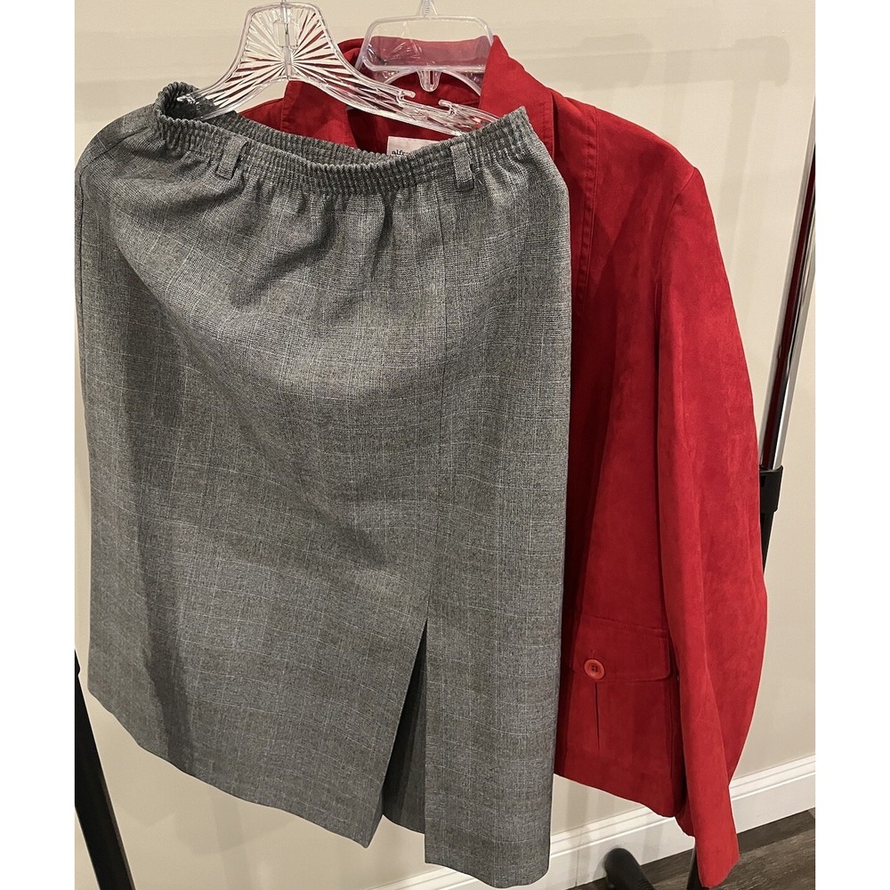 Y2k Women's  Suit Size 12 Alfred Dunner Red Gray Red